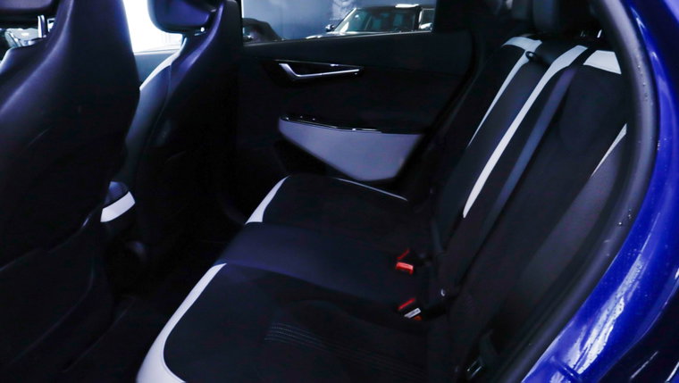 Vehicle Image 12