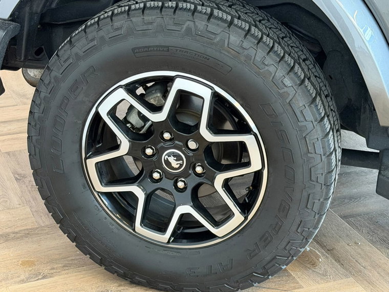 Vehicle Image 23