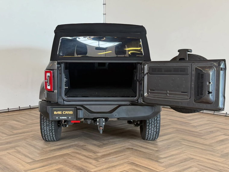 Vehicle Image 25