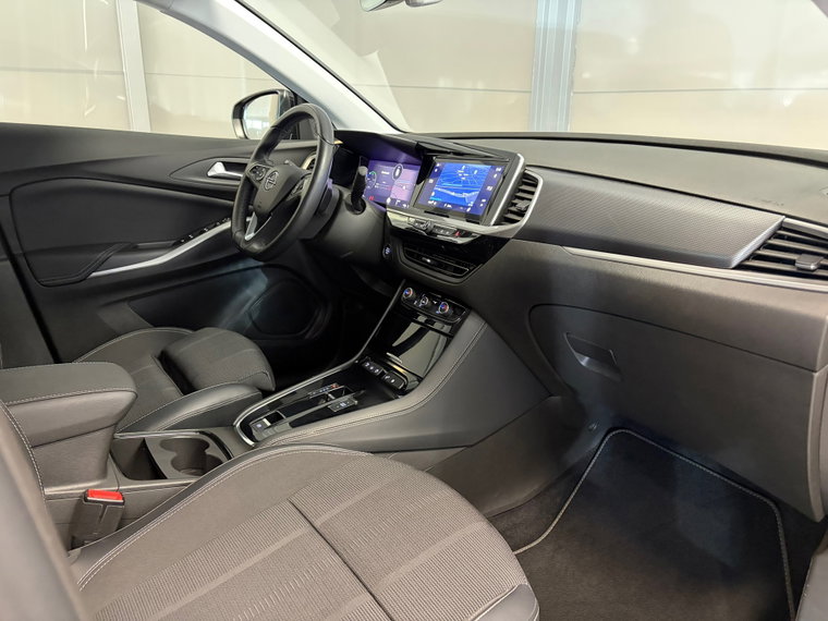 Vehicle Image 38