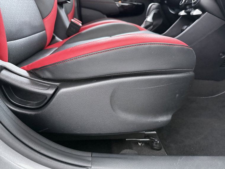 Vehicle Image 40