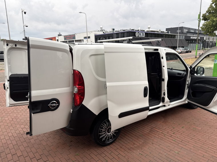 Vehicle Image 38