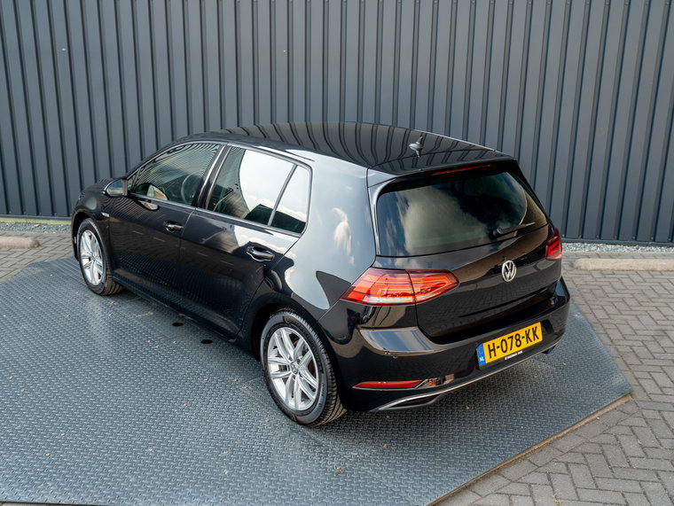 Vehicle Image 37