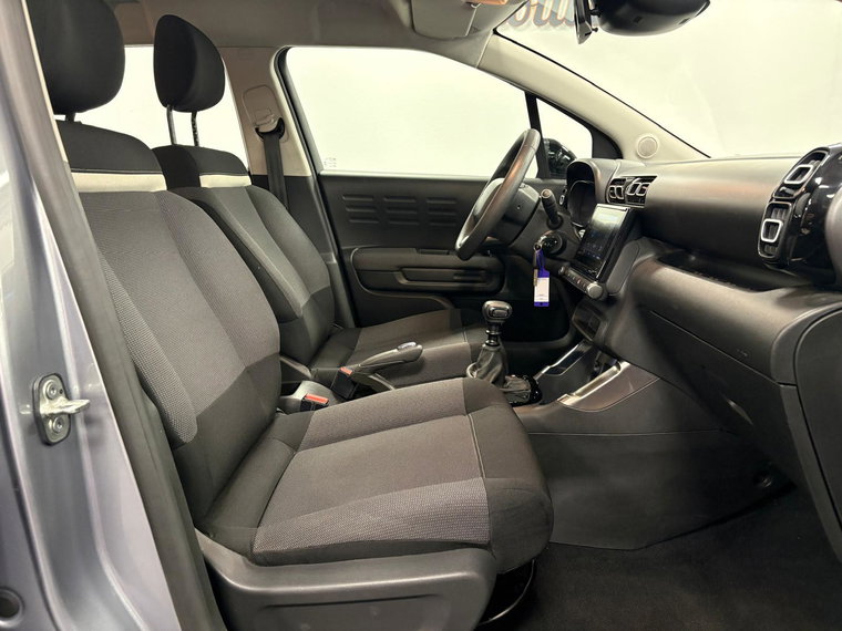 Vehicle Image 30