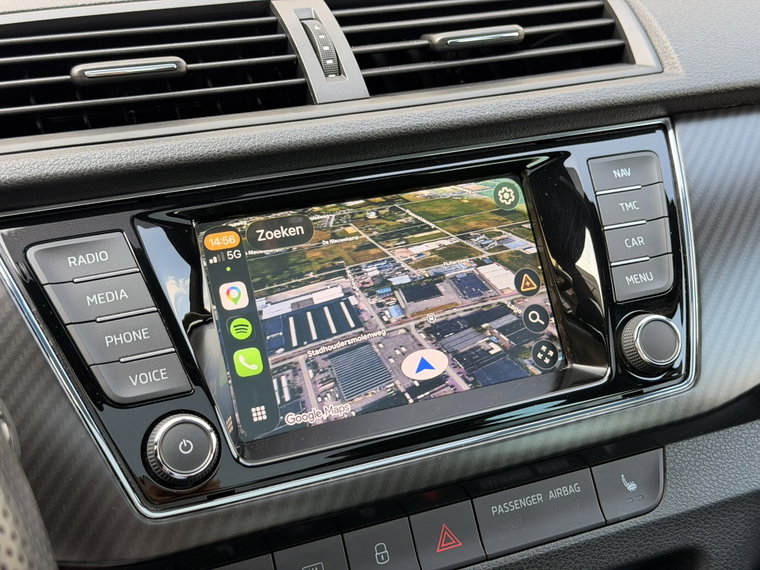 Vehicle Image 25