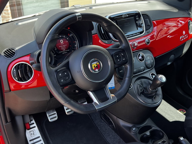 Vehicle Image 14