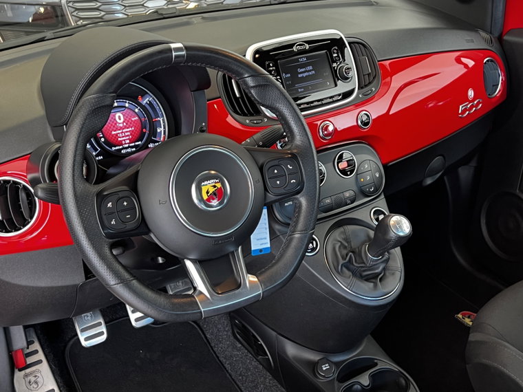 Vehicle Image 16