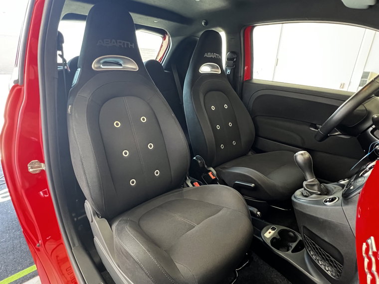 Vehicle Image 25