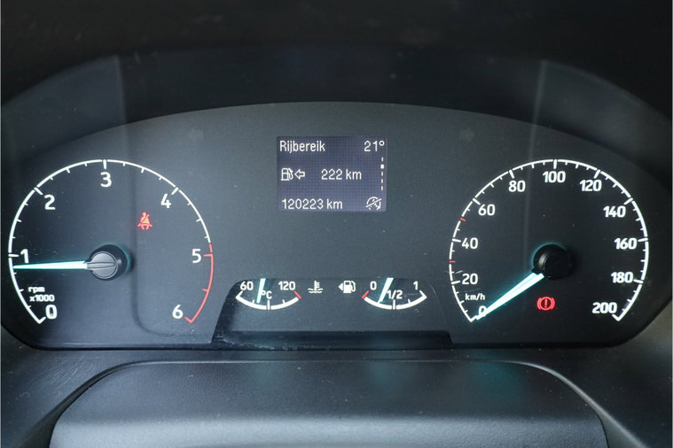 Vehicle Image 16
