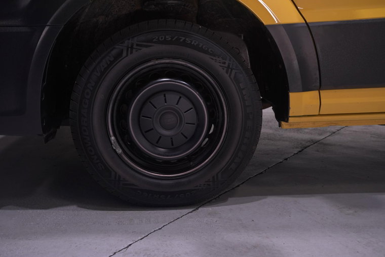 Vehicle Image 16