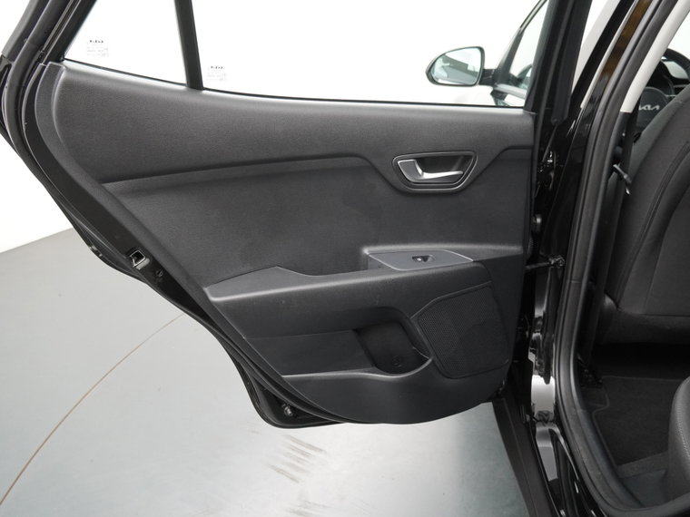 Vehicle Image 38
