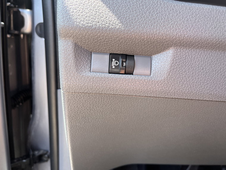 Vehicle Image 33