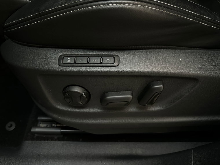 Vehicle Image 27