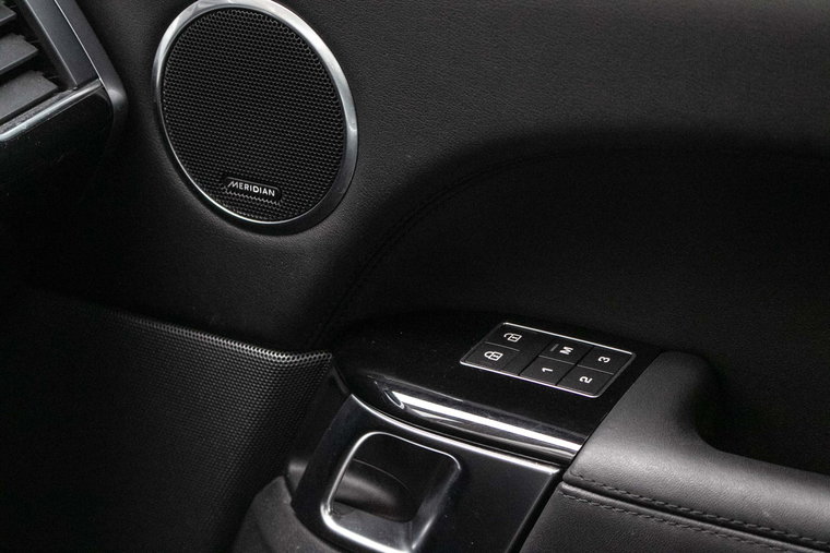 Vehicle Image 32