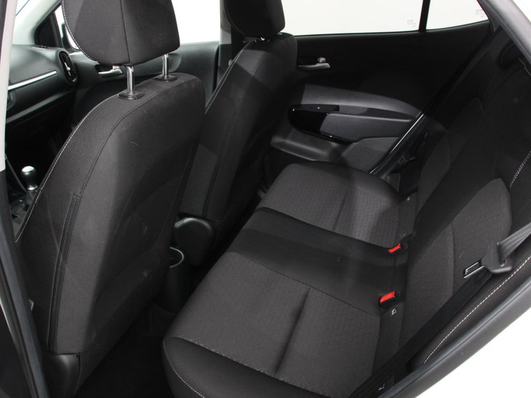 Vehicle Image 23