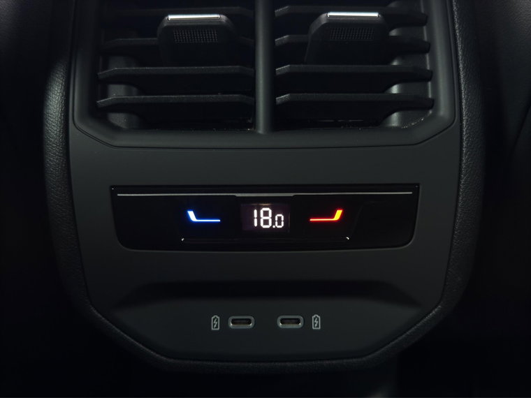 Vehicle Image 27