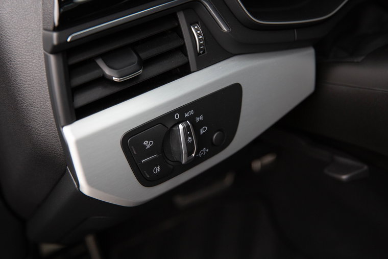 Vehicle Image 37