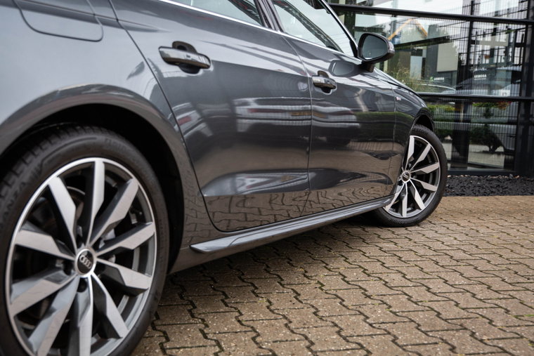 Vehicle Image 8