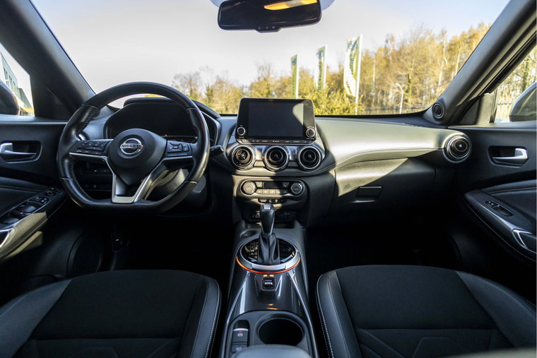Vehicle Image 15