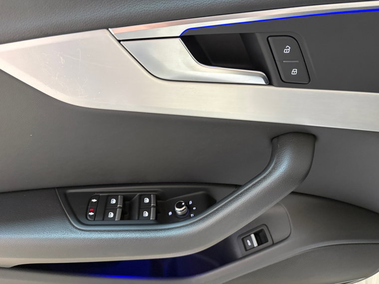 Vehicle Image 38