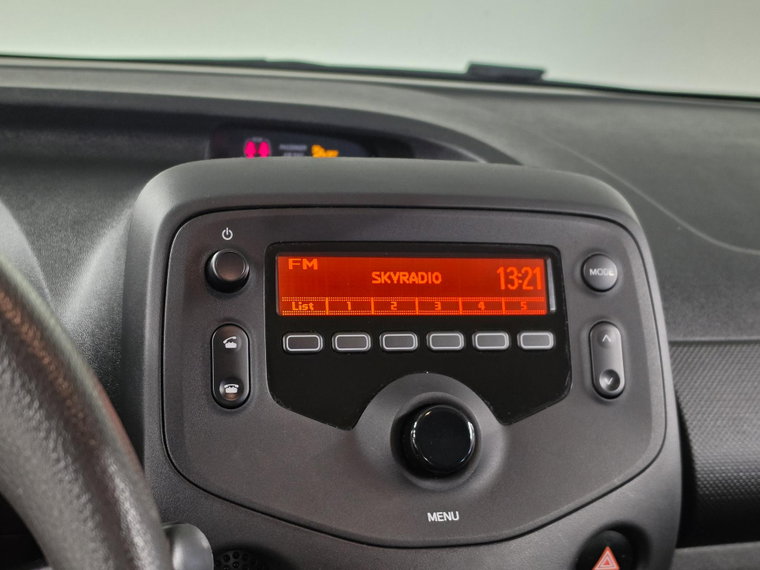 Vehicle Image 16