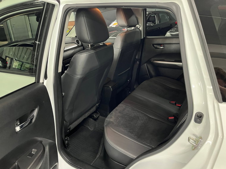 Vehicle Image 12