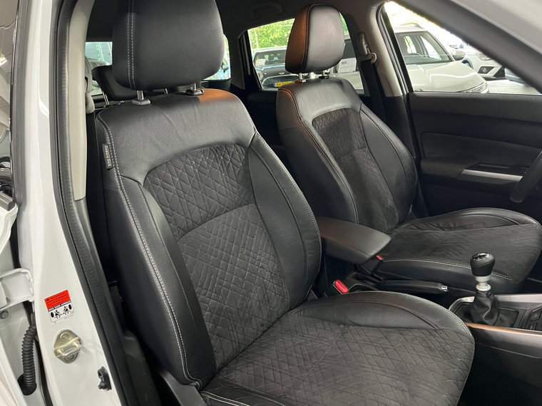 Vehicle Image 16