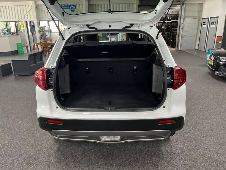 Vehicle Image 11