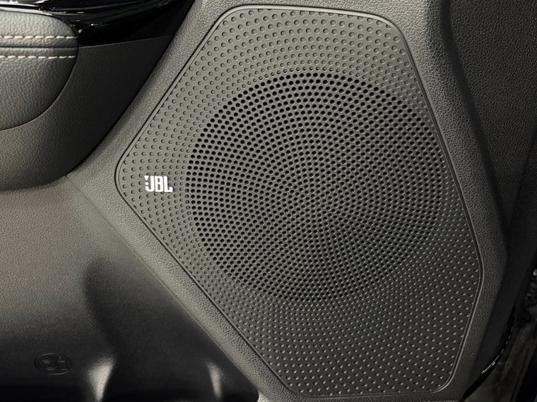 Vehicle Image 28