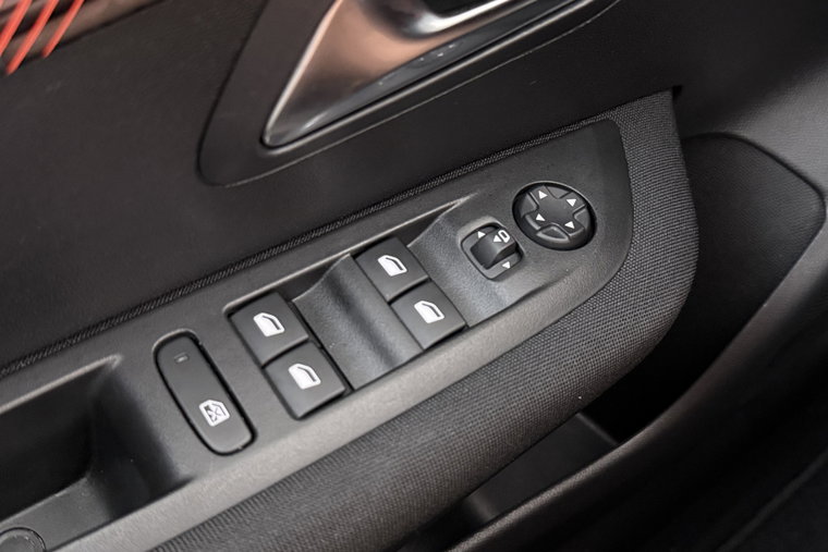 Vehicle Image 16