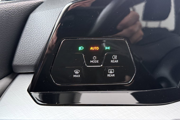 Vehicle Image 17