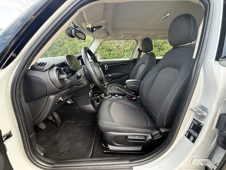 Vehicle Image 35