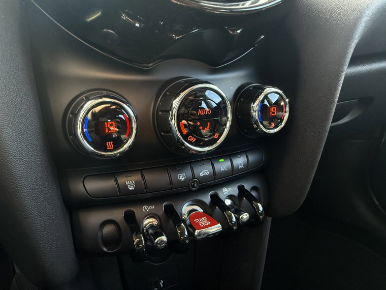 Vehicle Image 39