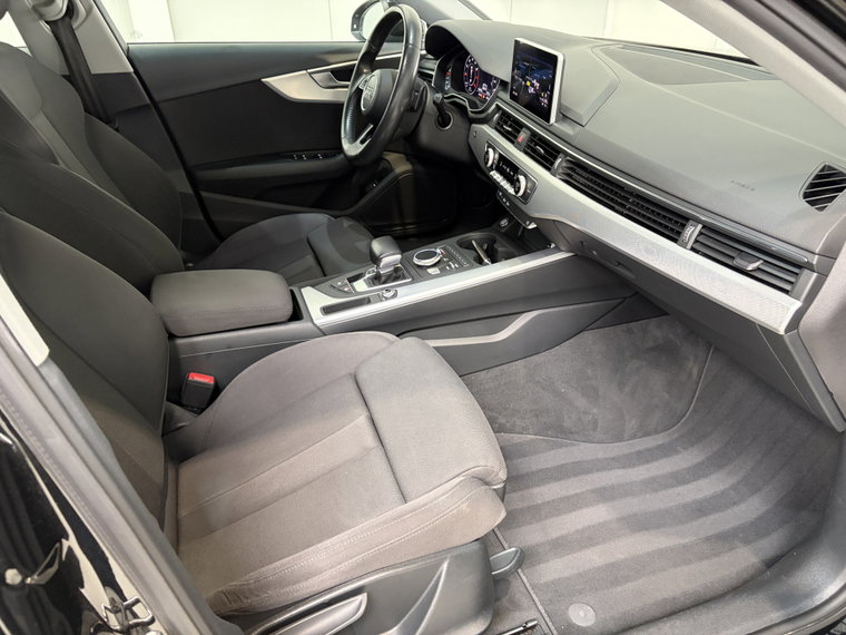 Vehicle Image 19