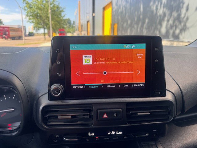 Vehicle Image 10
