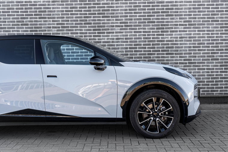 Vehicle Image 15