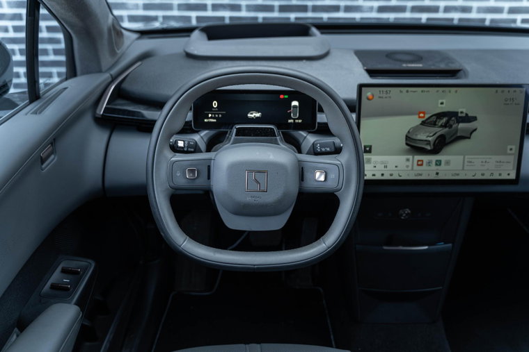 Vehicle Image 16