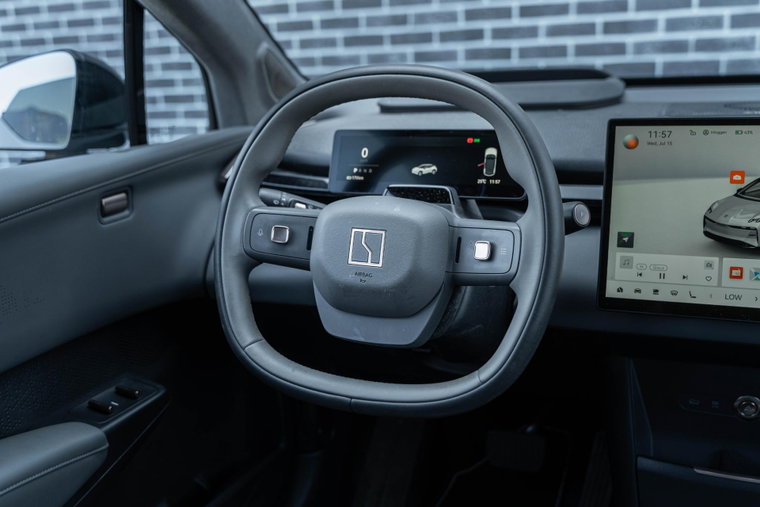 Vehicle Image 11