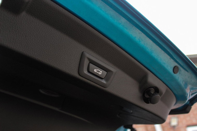 Vehicle Image 32