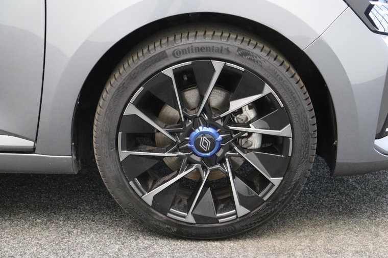 Vehicle Image 30