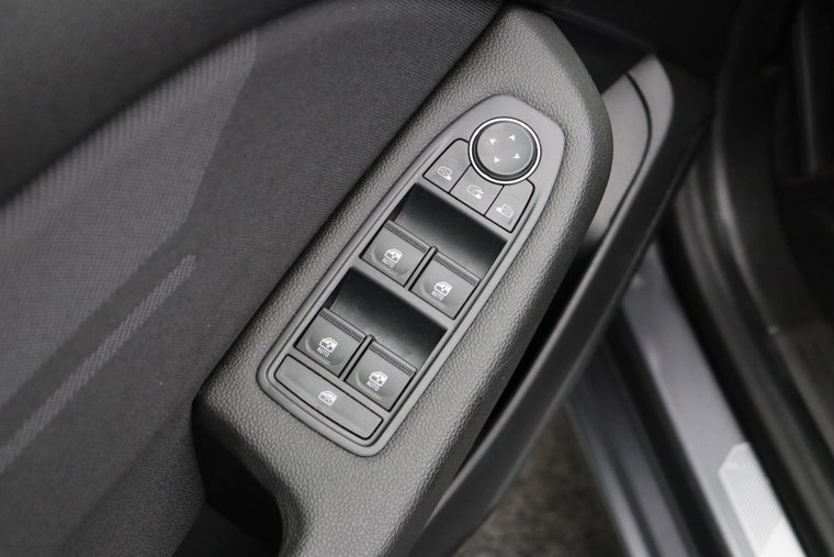 Vehicle Image 43