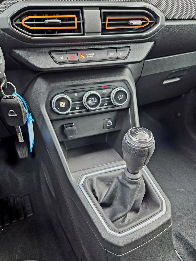 Vehicle Image 27
