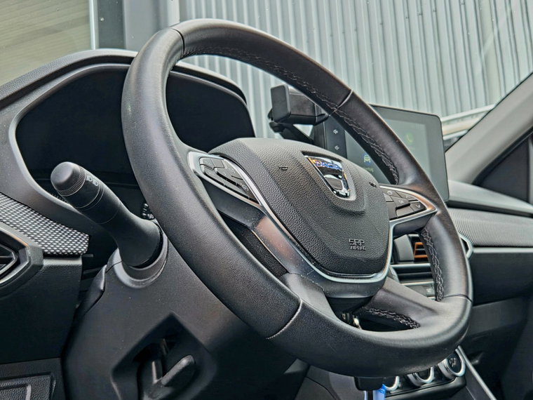 Vehicle Image 38