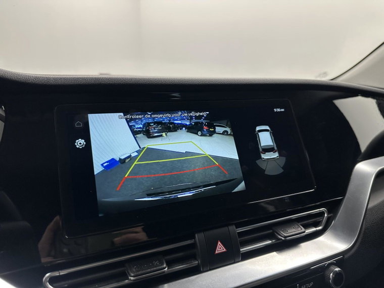 Vehicle Image 38