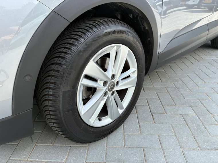 Vehicle Image 17