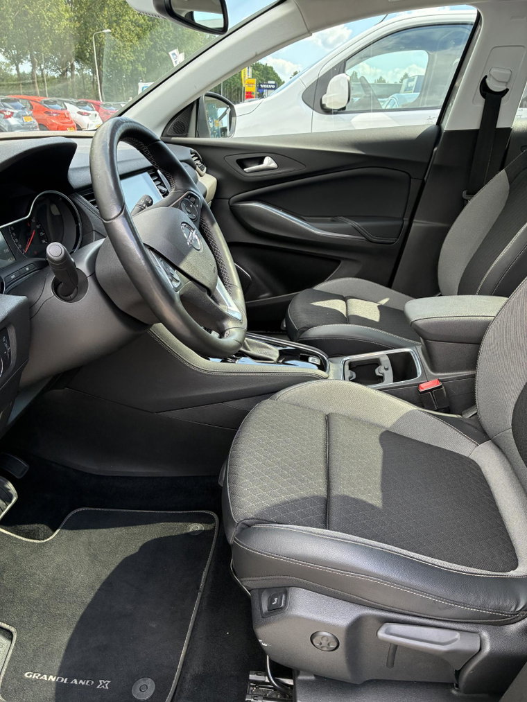 Vehicle Image 37