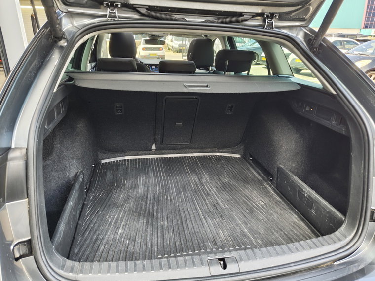 Vehicle Image 38