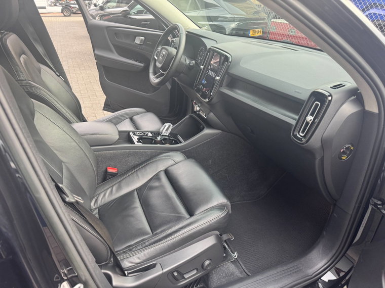 Vehicle Image 26