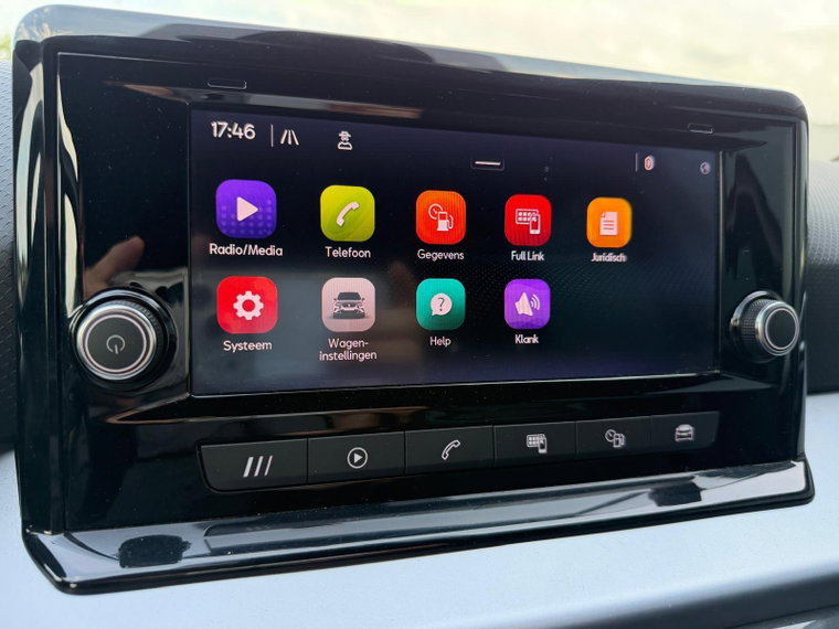 Vehicle Image 12