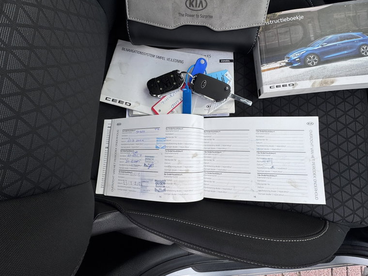 Vehicle Image 35